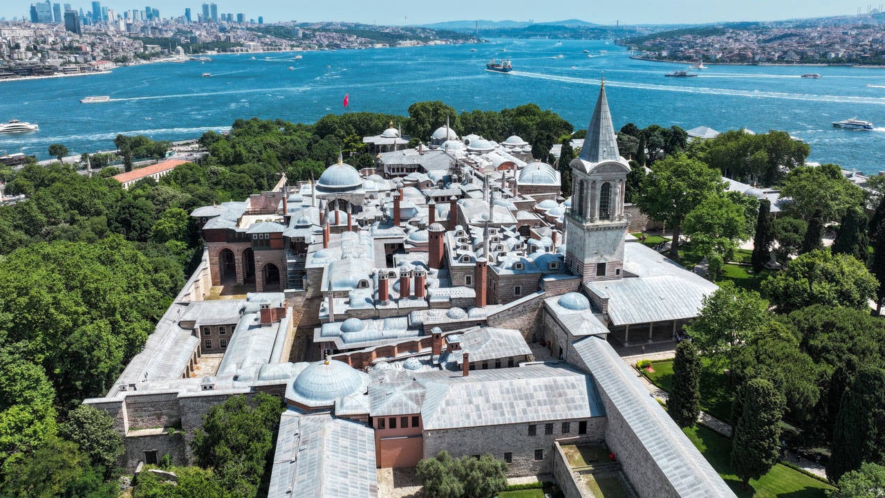 Topkapı Sarayı iç mekânında İznik çinileri